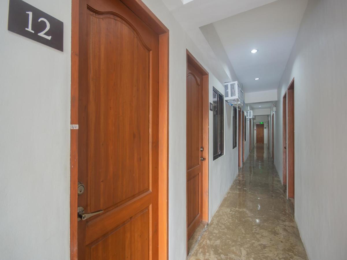 Gplace Hotel Cebu Екстер'єр фото