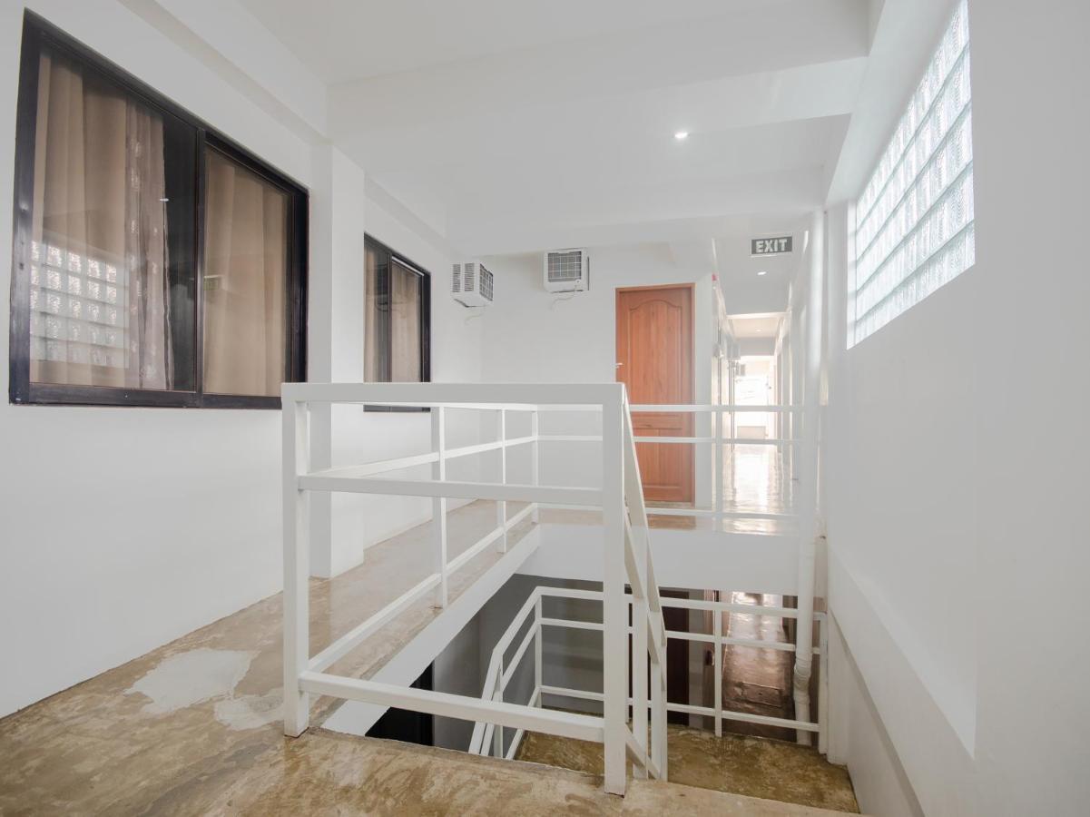Gplace Hotel Cebu Екстер'єр фото