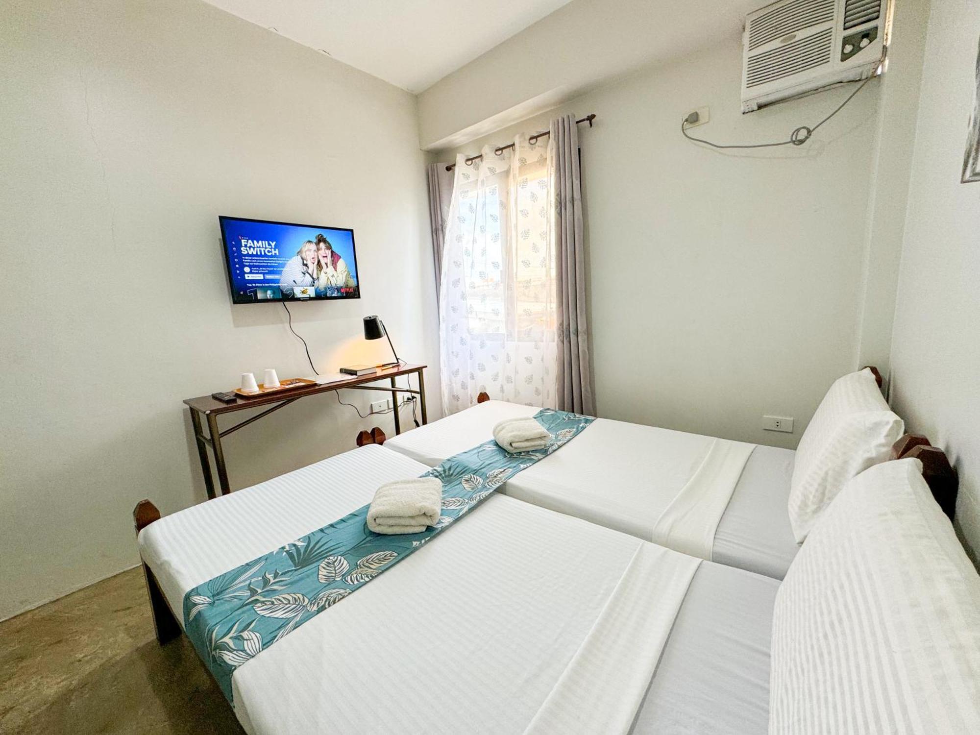 Gplace Hotel Cebu Екстер'єр фото