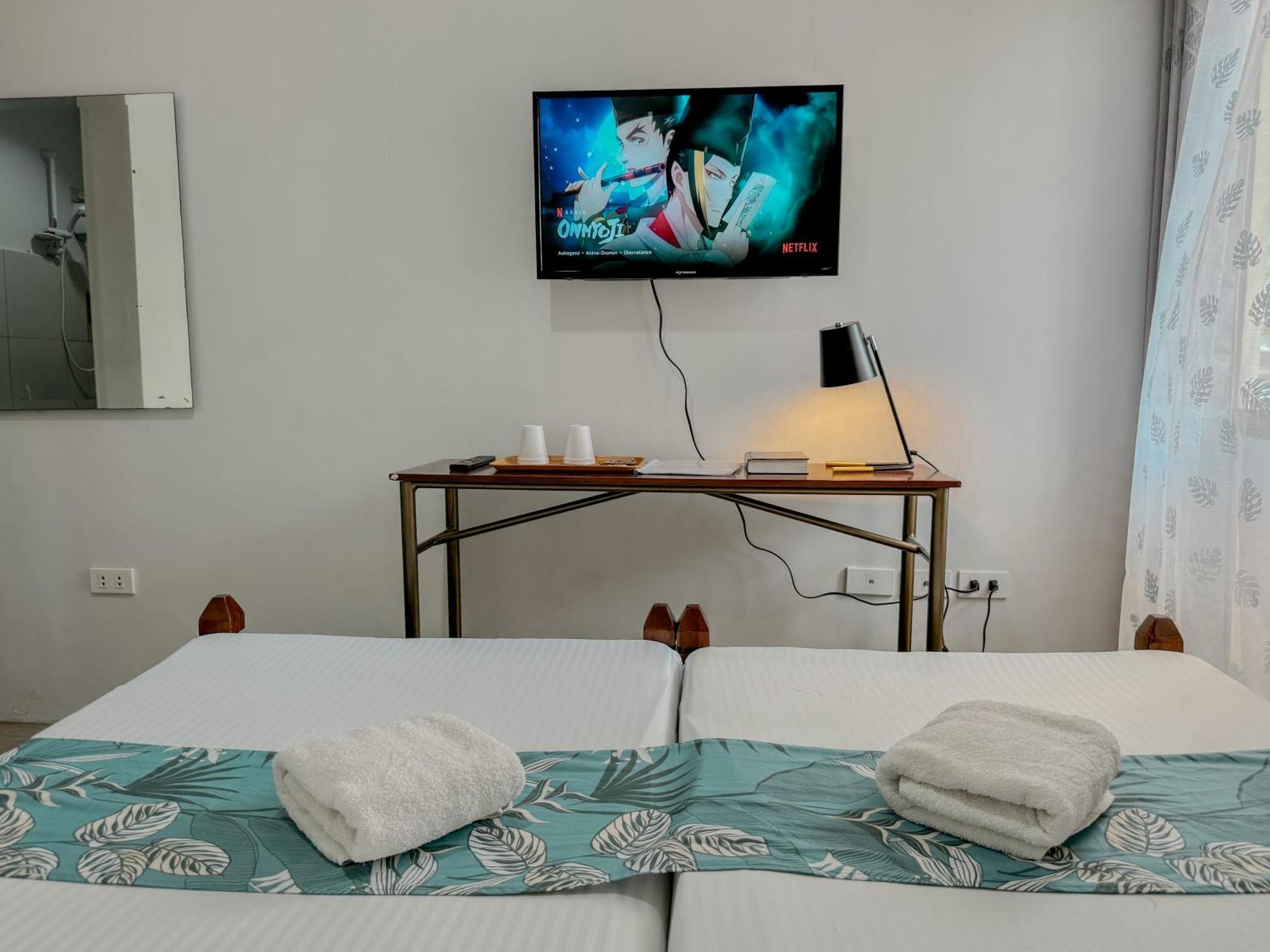 Gplace Hotel Cebu Екстер'єр фото