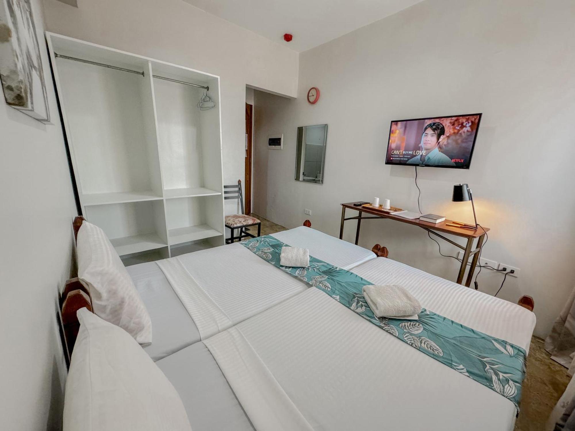 Gplace Hotel Cebu Екстер'єр фото